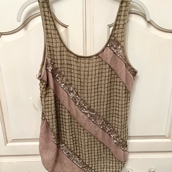 Marty M Sleeveless Blouse - Picture 3 of 3